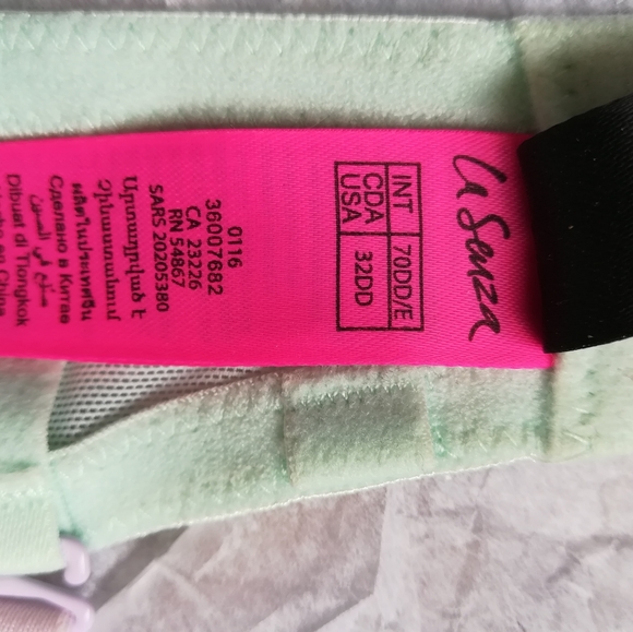 NWOT La Senza lace rhinestone push-up bra - Picture 4 of 5